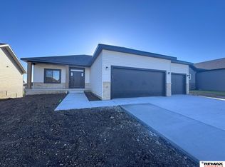 5920 SW Sierra Madre Dr, Lincoln, NE 68523