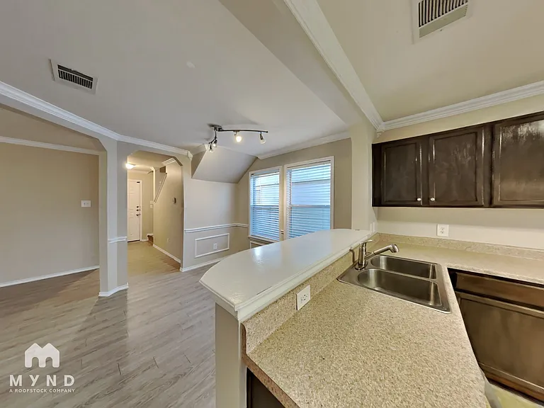 5644 Brougham Way — Photo 6
