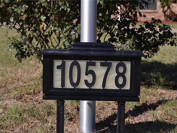 2nd image of 10578 Woodbridge Dr