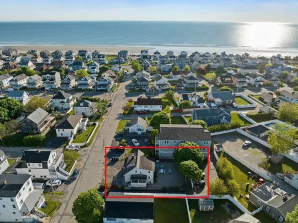 8 Malta St, Hull, MA 02045