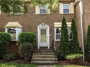 23 Fairfax Vlg, Harrisburg, PA 17112
