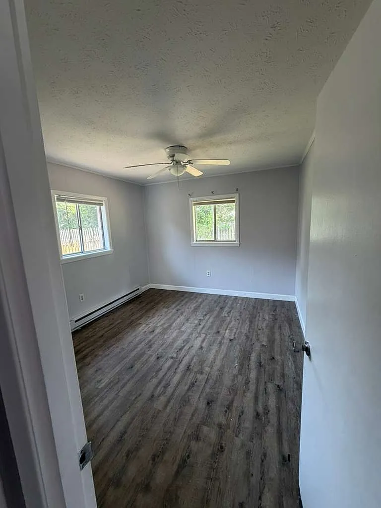 2 bed, 1000 sqft, $1,350 — Photo 4