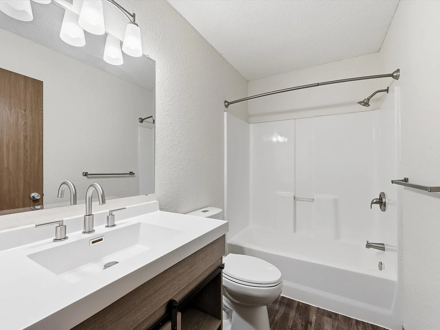 East Gate Estates — Photo 4