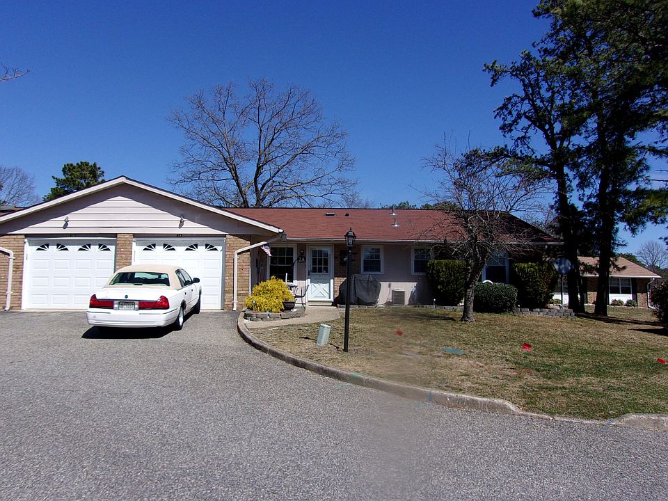 1st image of 2A Edinburgh Ln #A