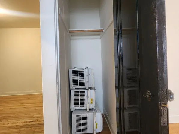 2724 W Farragut Ave #P1, Chicago, IL 60625