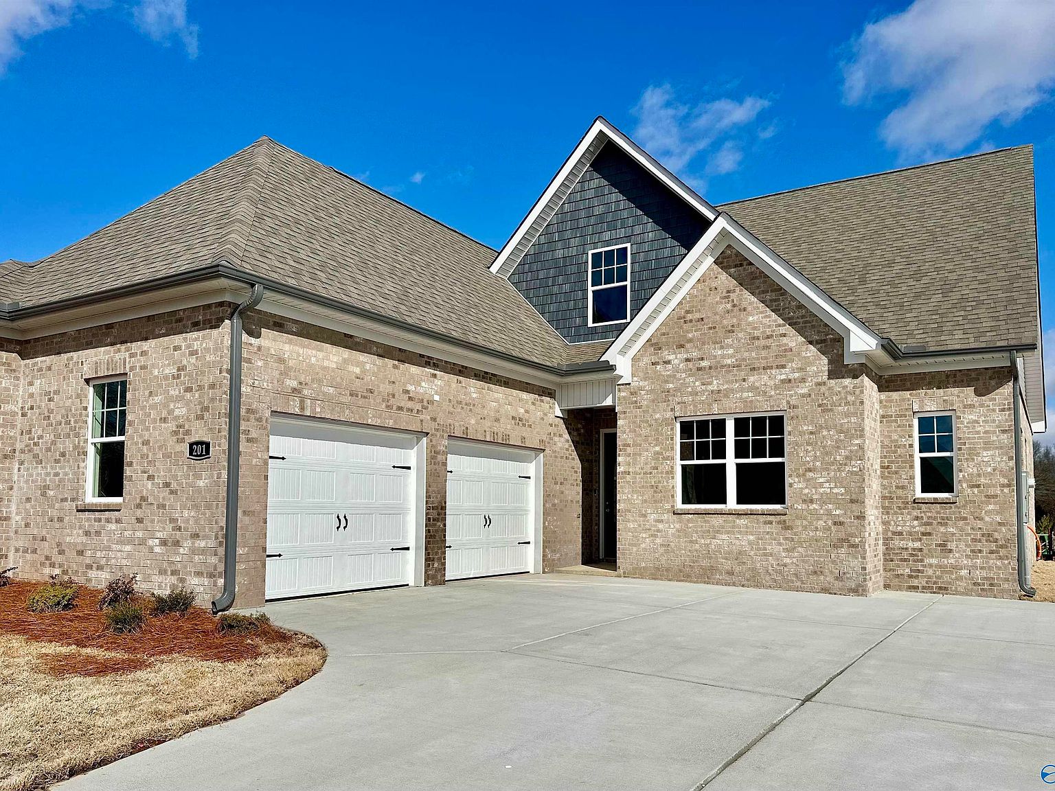 201 Camberly Cove Ln