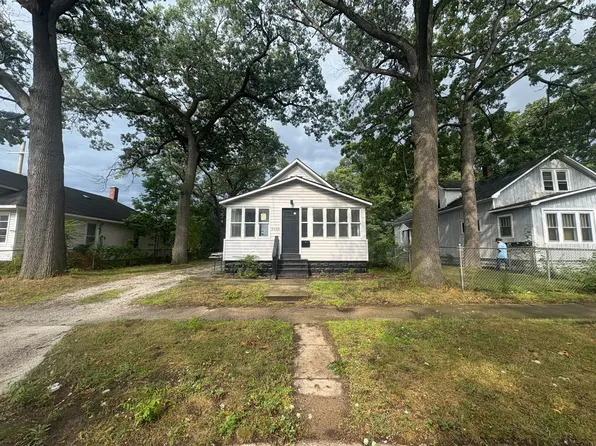 2933 Baker St, Muskegon Heights, MI 49444