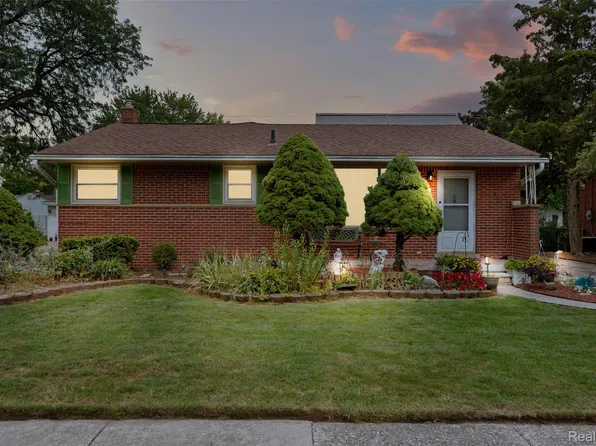 30905 Dalhay St, Livonia, MI 48150