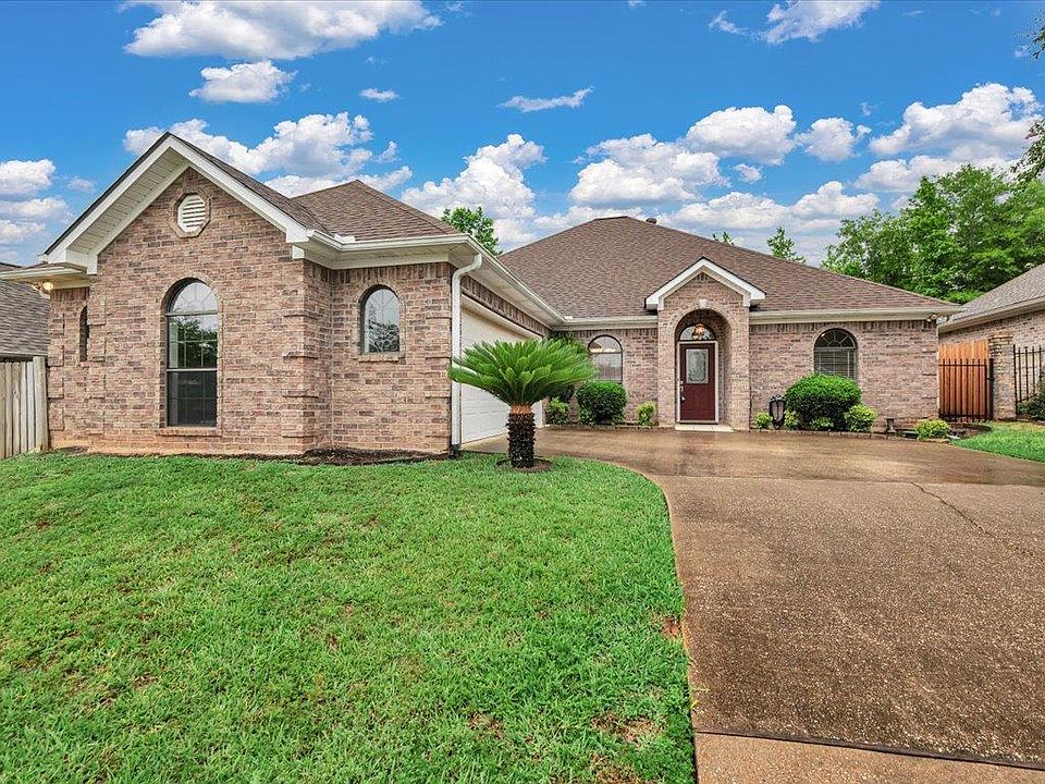 1st image of 151 Quarry Ln
