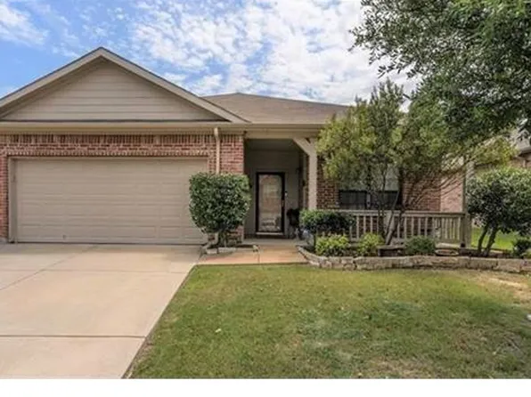 8957 Silent Brook Ln, Fort Worth, TX 76244