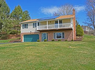 4 Brook Cir, Ephrata, PA 17522