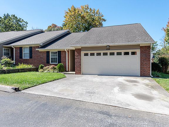 2nd image of 442 Amanda Cir
