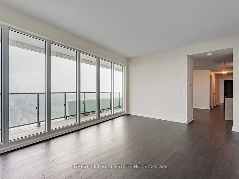 2221 Yonge St #5702 — Photo 16