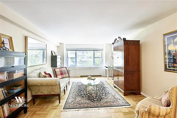 Sold by Warburg | media 1