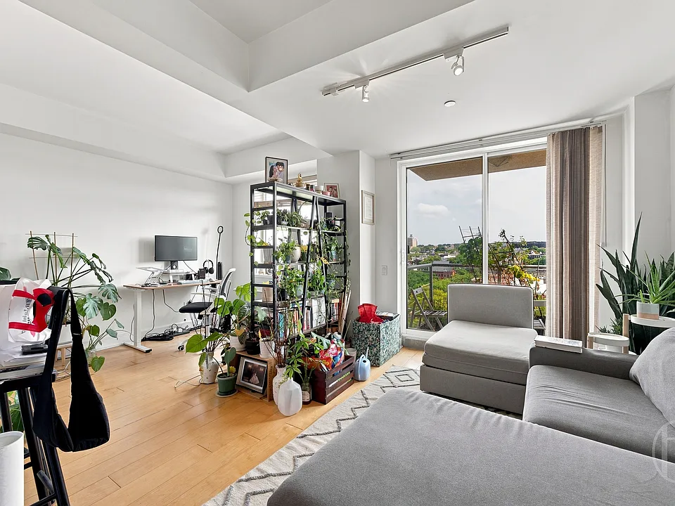 343 4th Ave #10E
