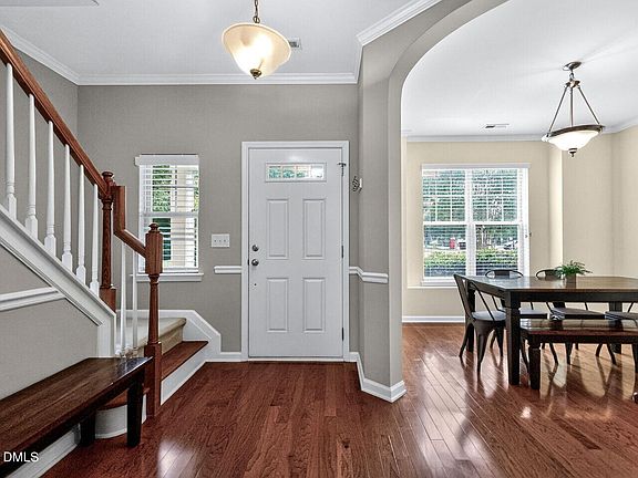 4th image of 107 Haybarn Ct