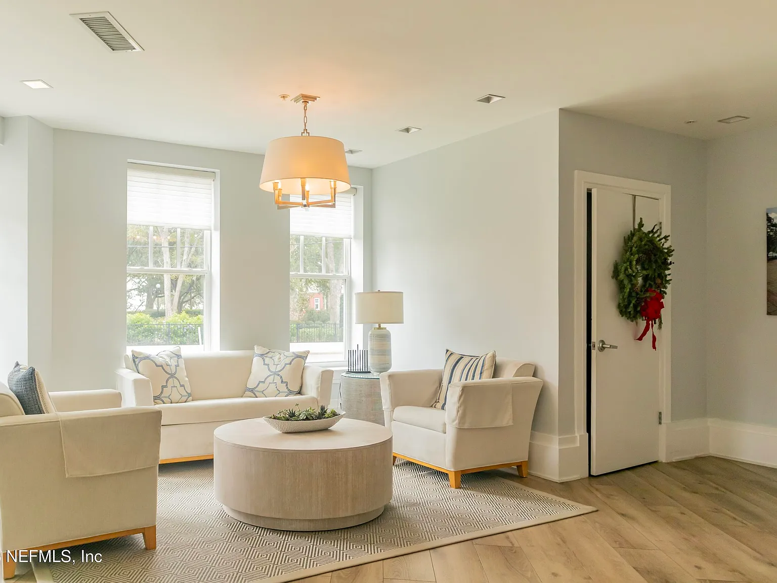 2 bed, 2.5 bath, 1271 sqft, $2,200 — Photo 2