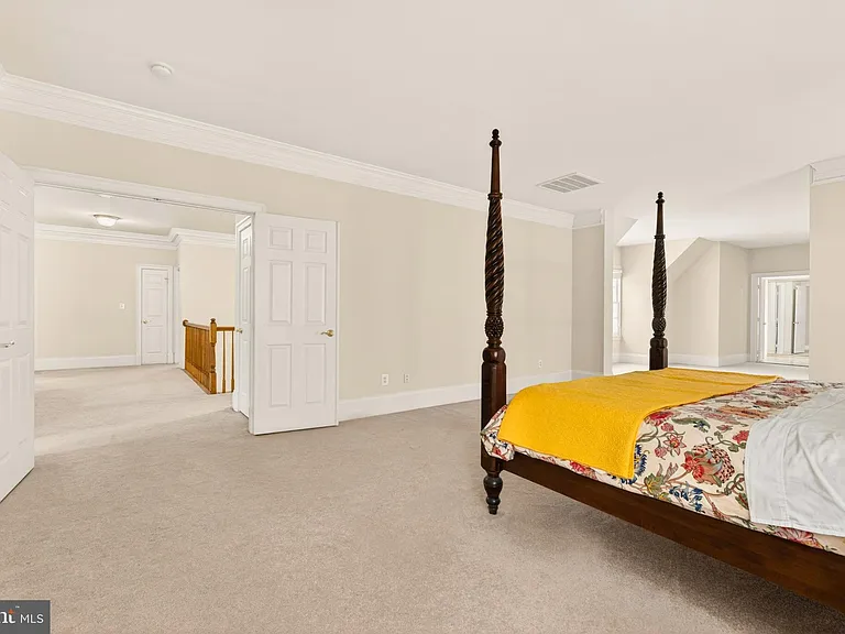 9860 Palace Green Way — Photo 28