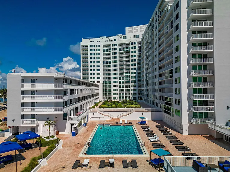 5401 Collins Ave #620 — Photo 33