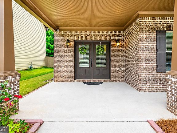 3rd image of 5543 Leaf Ridge Ln
