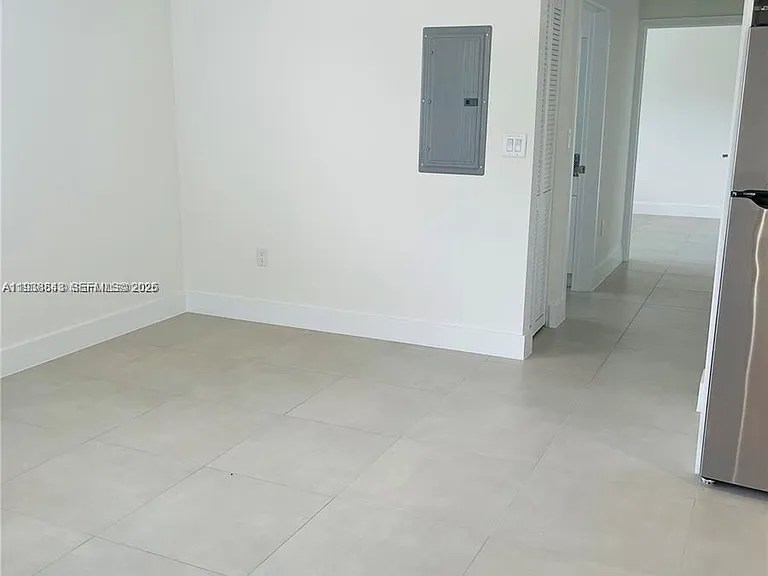310 E 7th St #202 — Photo 3