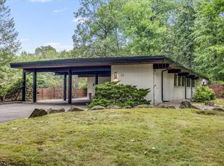 11 Fern River Rd, Wayne, NJ 07470