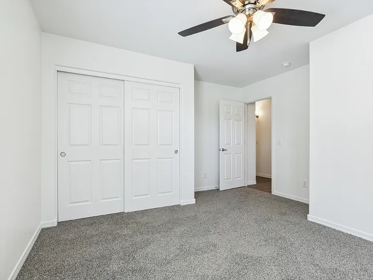 207 W Latona Rd — Photo 15