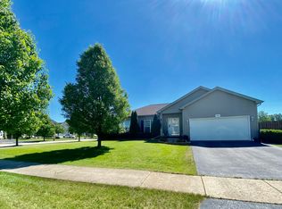 1541 Saddle Ln, Aurora, IL 60505