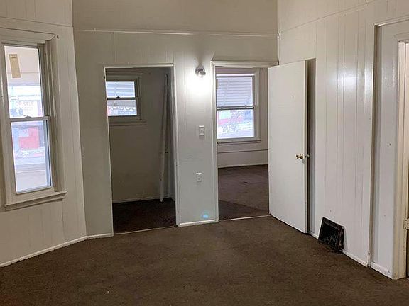 2nd image of 1035 S Brown St