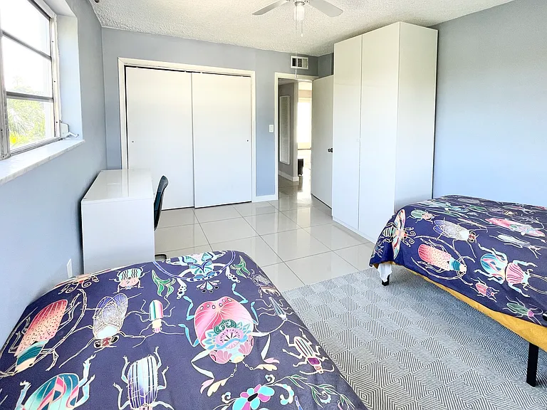 910 Jefferson Ave #4E — Photo 15