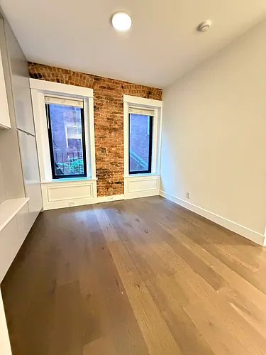 49 Prince St #1 Photo 1