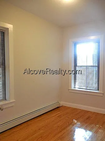 Willow St — Photo 5