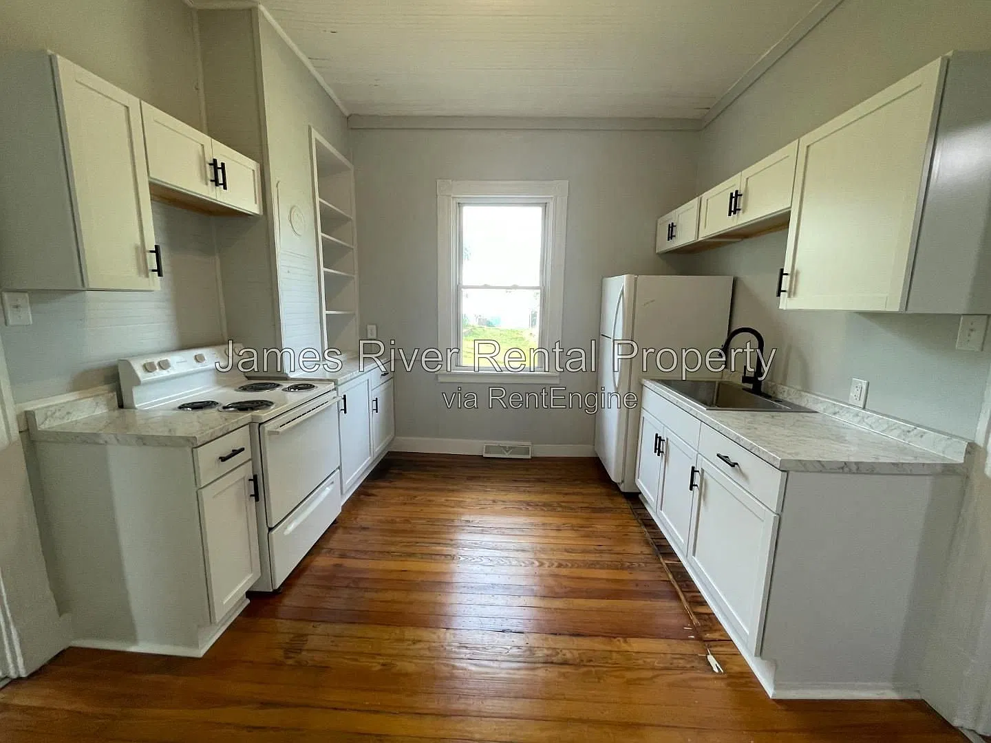 3 bed, 1.0 bath, 873 sqft, $1,295 — Photo 1