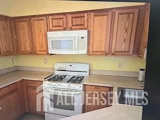 5th image of 1031 Dogwood Ct