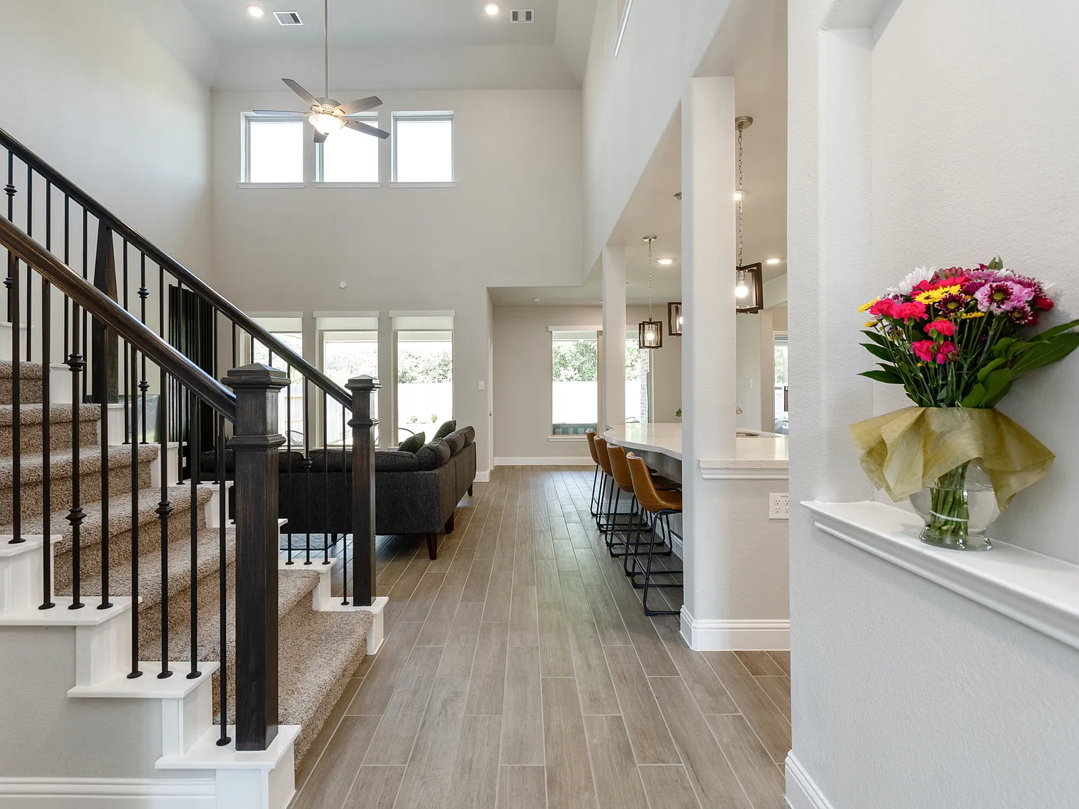 4 bed, 2.5 bath, 2614 sqft, $3,200 — Photo 4