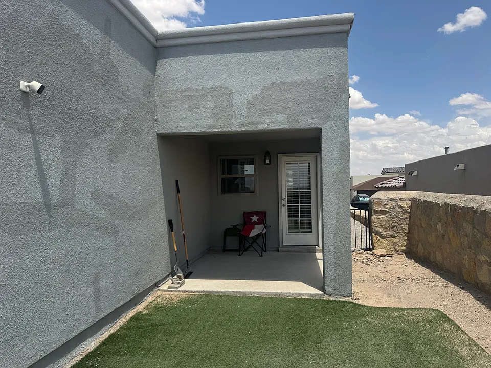 251 Wardour Castle Pl