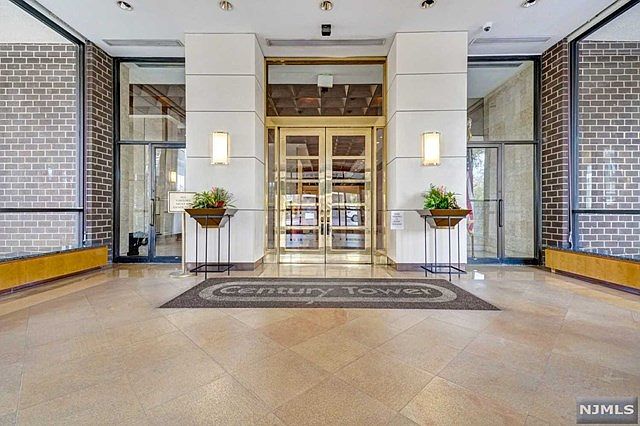 1st image of 1600 Parker Ave #19C