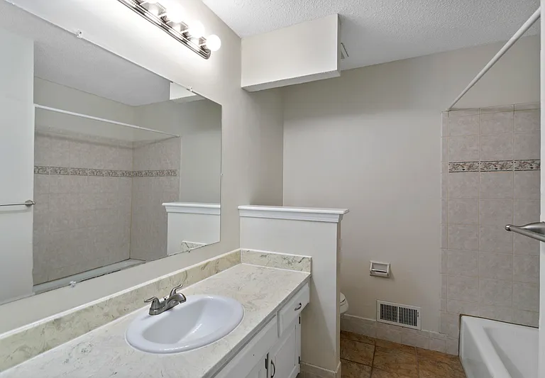 3513 NE Stanton St — Photo 24