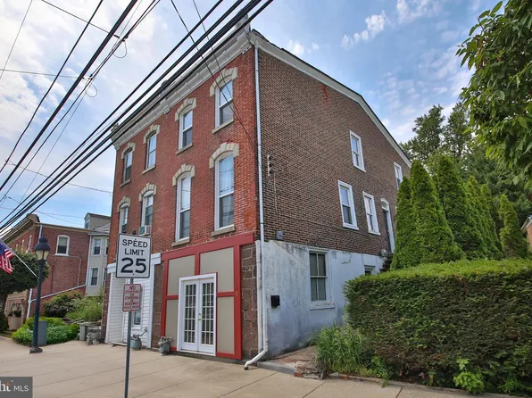 38 N Main St, Spring City, PA 19475