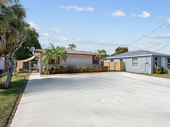 3rd image of 617 NW 15th Avenue #1-2
