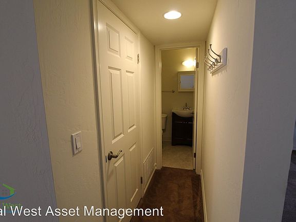 5th image of 502 N 5th St