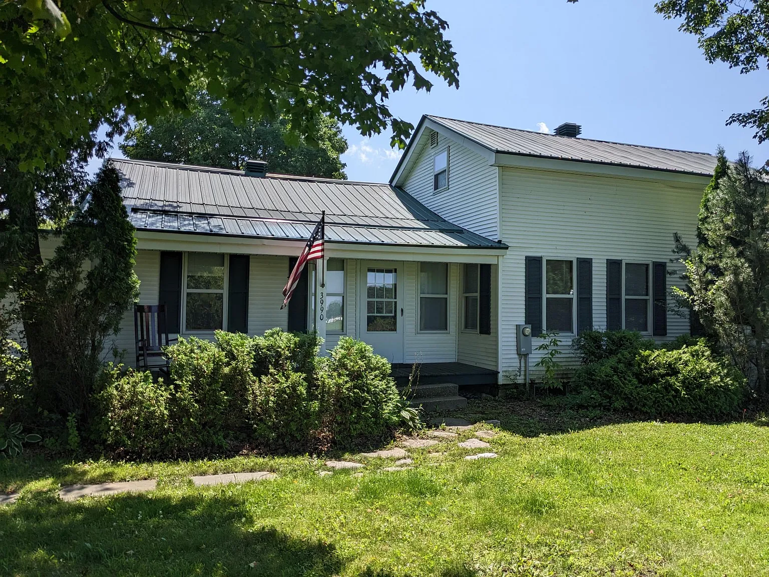 3 bed, 1821 sqft, $2,200 — Photo 1