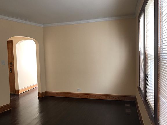 3rd image of 5306 W Drummond Pl #1