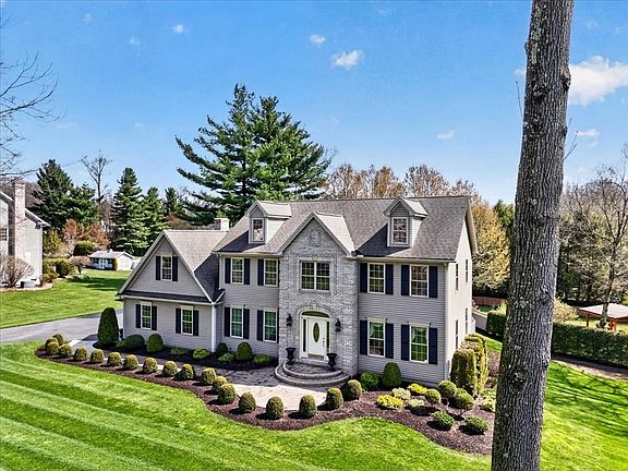 3rd image of 1318 Piper Rd