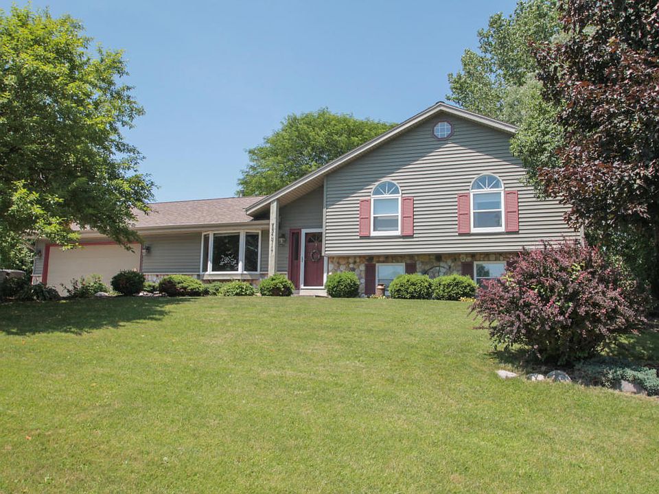 1st image of W234N7117 Flintlock Dr E