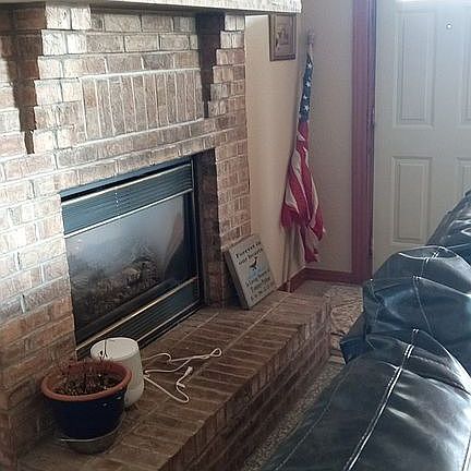 Gas fireplace 