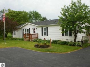 10476 E 36 1/2 Rd, Cadillac, MI 49601