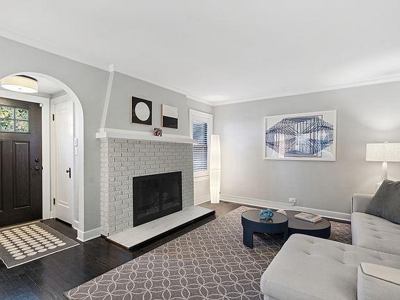 4th image of 580 Pleasant Ave