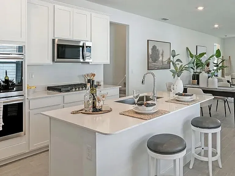 67 Old Bull Bay Ct — Photo 2