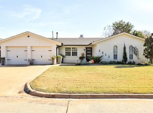 2512 Cowan Pl, Moore, OK 73160